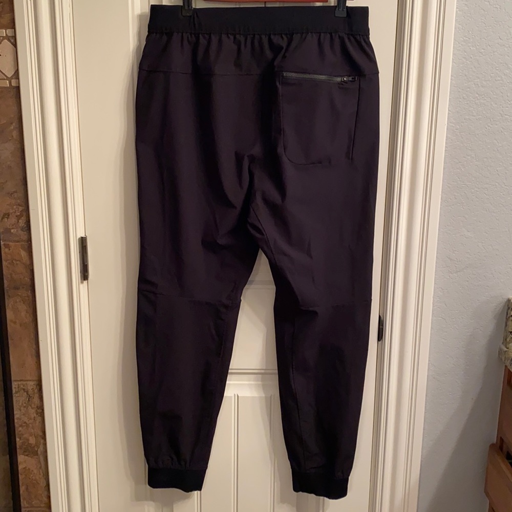 Lululemon men’s joggers size Large